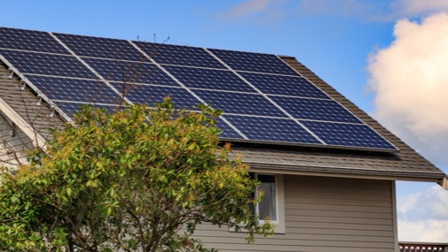 "Zonnepanelen op sociale woningen verlagen energiefactuur"