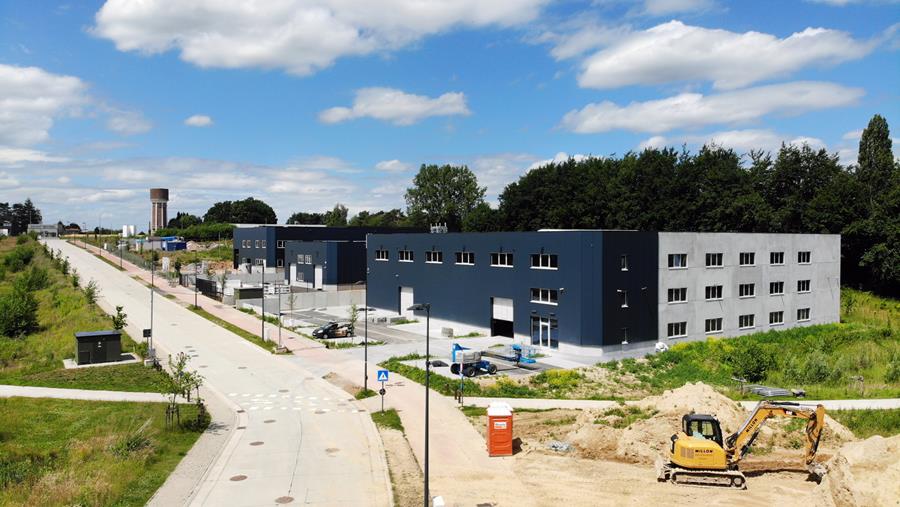 Les trois premiers bâtiments réceptionnés dans le parc d'affaires Rameis à Maleizen.