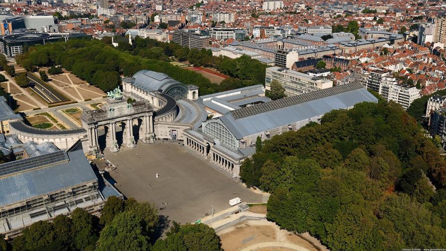 Gevels van het Legermuseum en Autoworld worden gerestaureerd