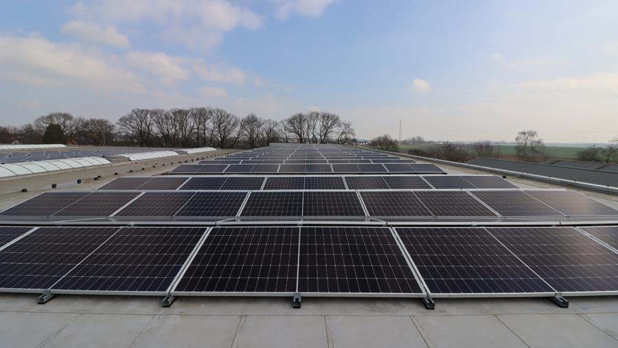 Civiele Bescherming plaatst 440 PV-panelen