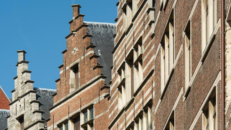 L'équilibre en matière de logement est entièrement faussé dans les villes