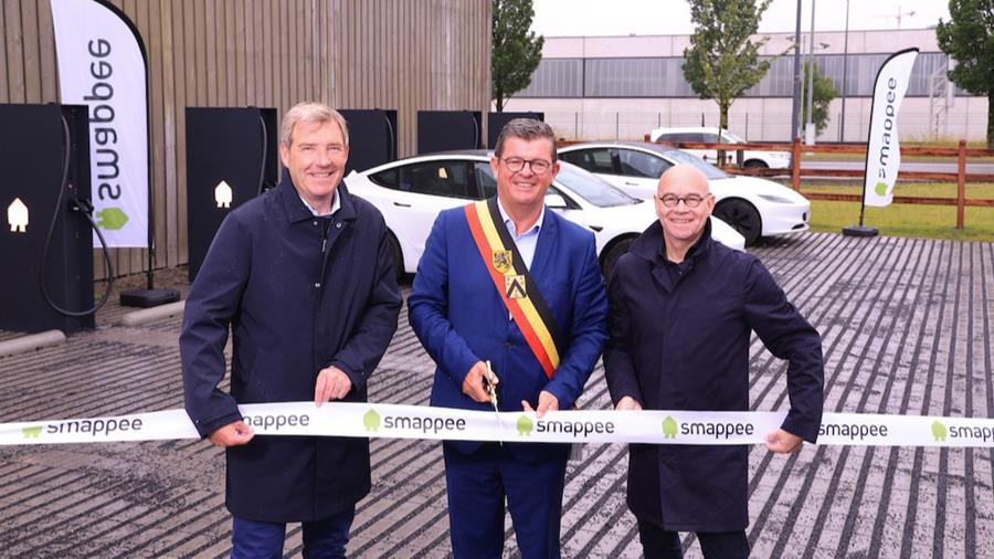 Smappee Smartstop ouvre la première station de recharge rapide sur la côte