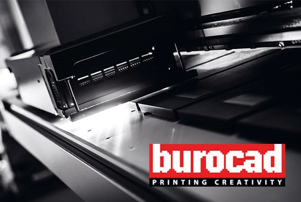 Wat hebben een snelgroeier uit Limburg, XS tot XXXL, 4 Printsalons en 1999 met elkaar gemeen?