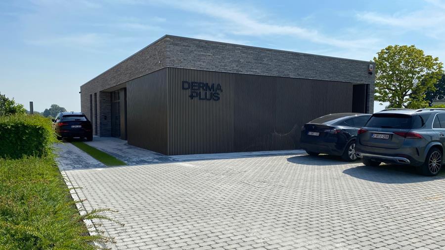 Un cabinet de dermatologie habillé d'aluminium