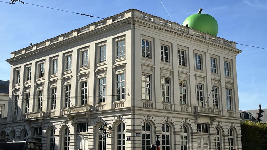 Regie der Gebouwen installeert zonnepanelen op Magritte Museum