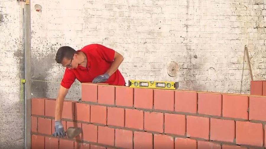 Comment maçonner un mur avec des blocs treillis?