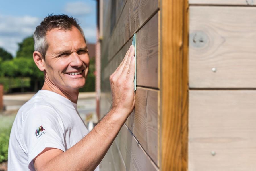 Het belang van hout ontvetten en schuren