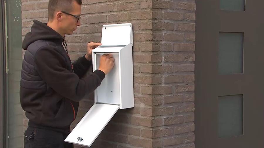 Comment accrocher une boite aux lettres