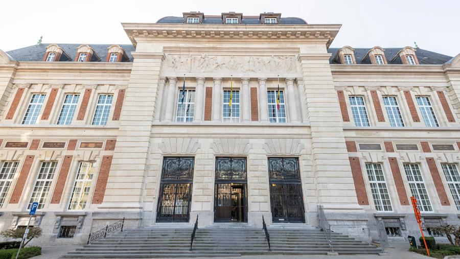 LE PALAIS DE JUSTICE DE LOUVAIN A ETE RENOVE ET ACCUEILLE SA PROPRE EXPOSITION